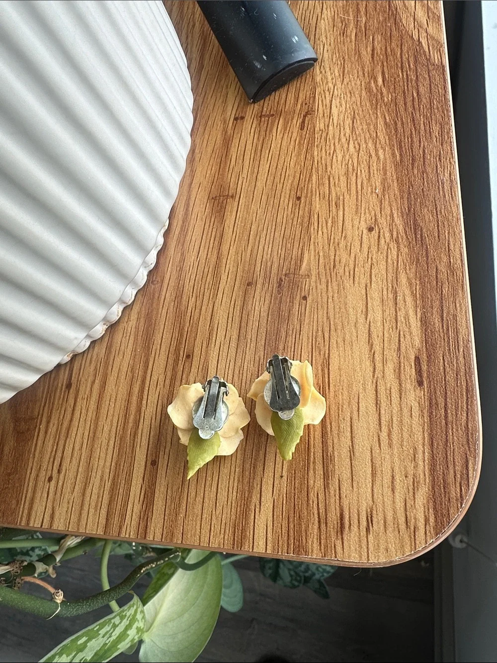 Vintage Peach Rose Flower Clip on Earrings